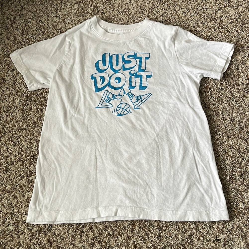 Boys Nike tee